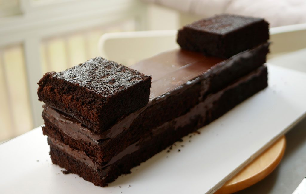 עוגת שוקולד בצורת ספינה