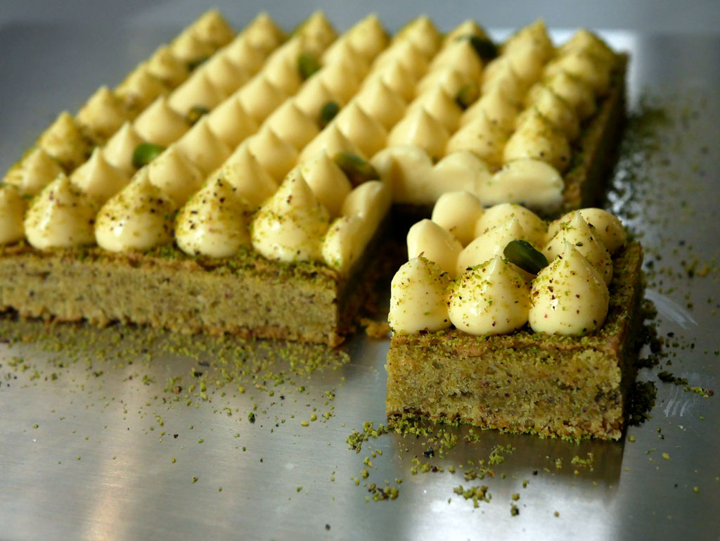 Pistachio Cake with Lemon Cream