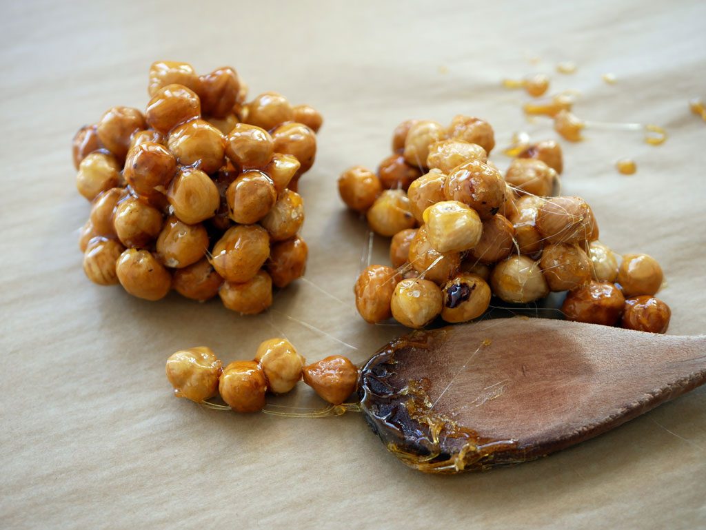 Caramelized hazelnuts
