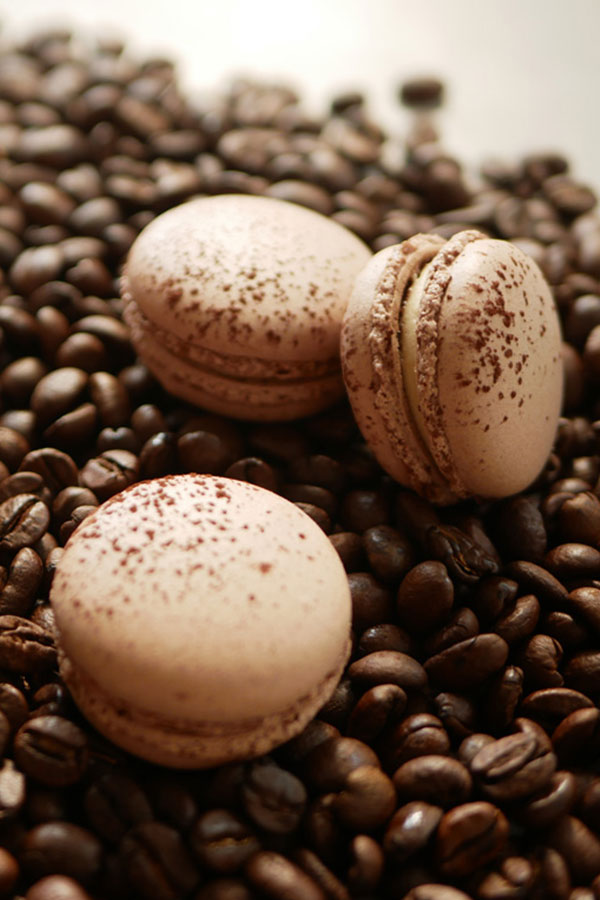 Coffee mascarpone macarons