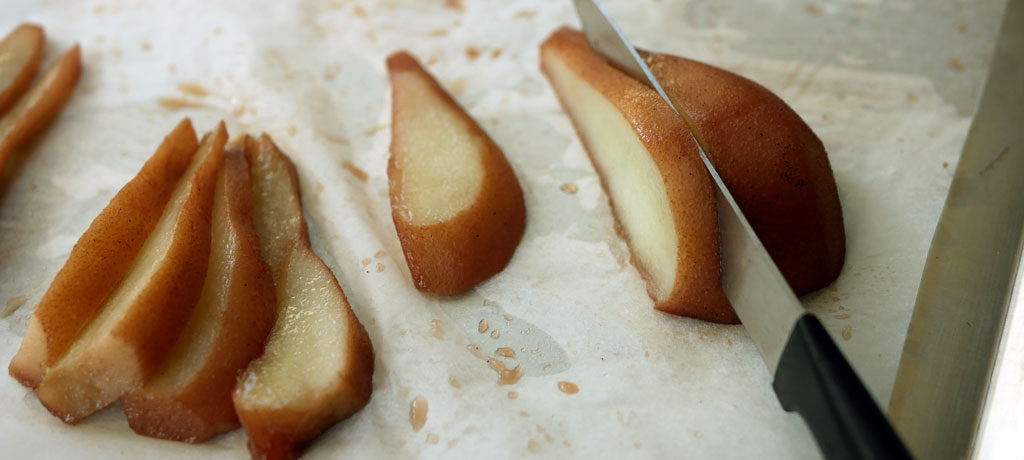 Slicing pears