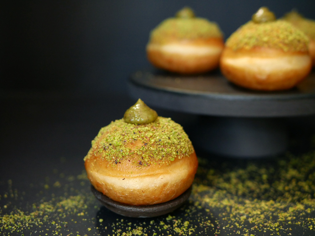 Pistachio sufganiot