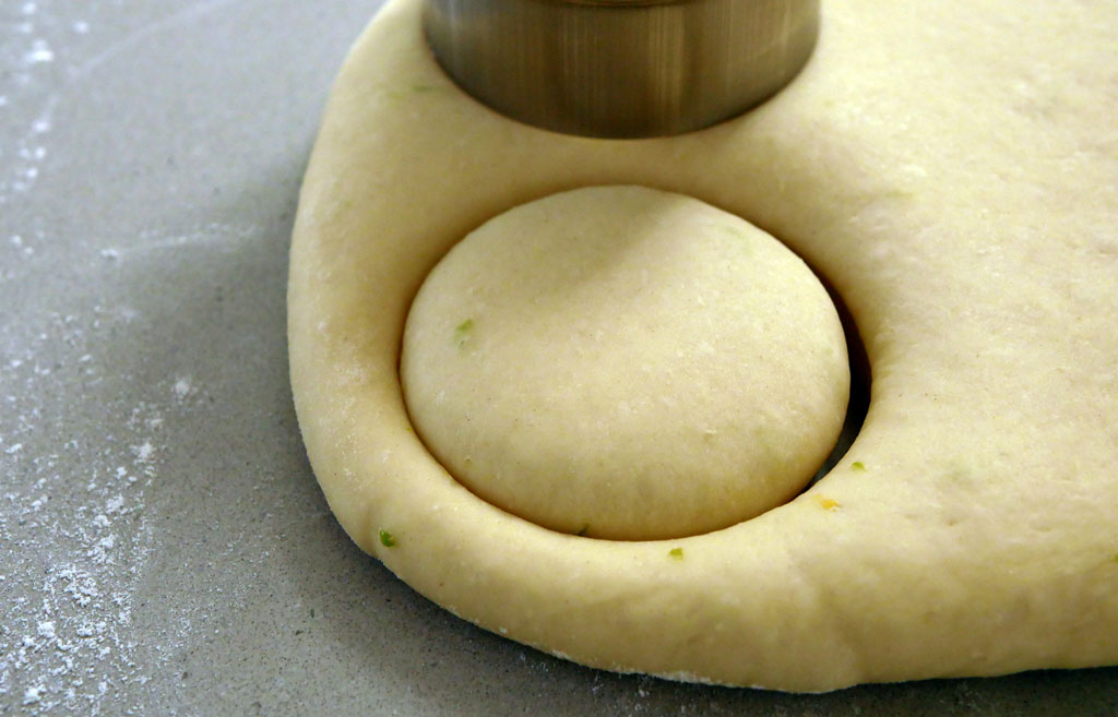 Cutting out dough circles