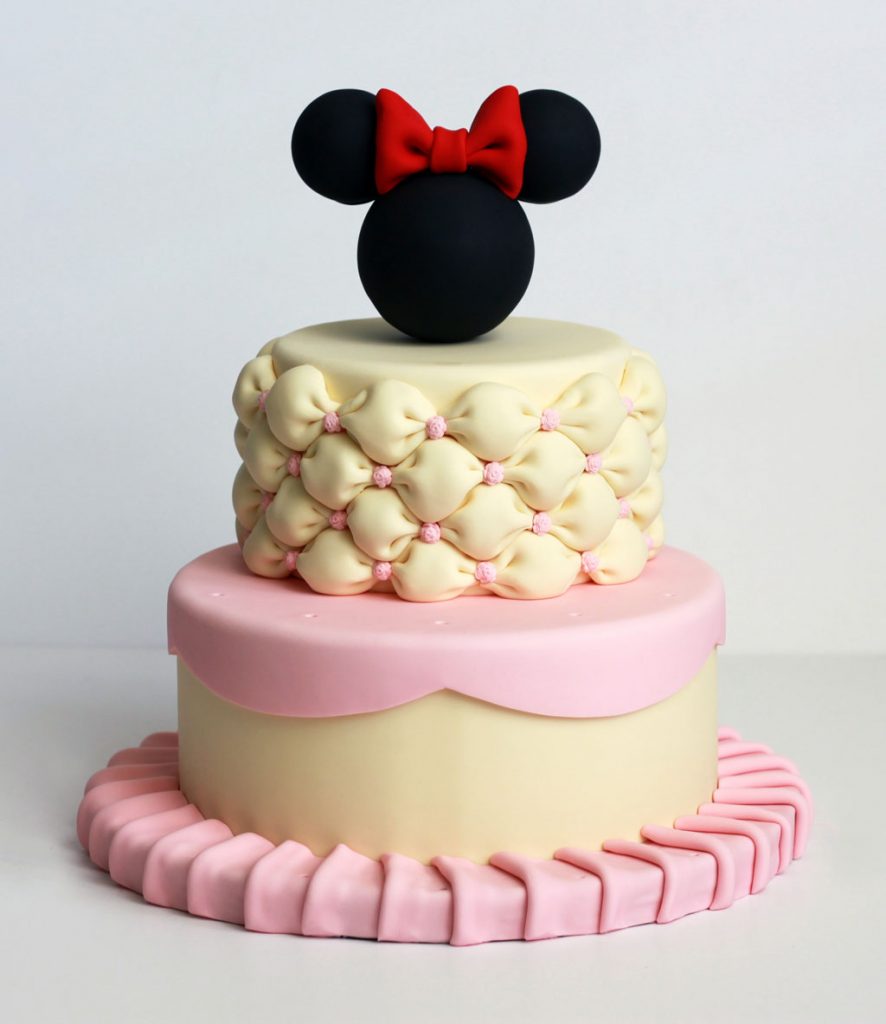 Minnie Mouse cake pops stand