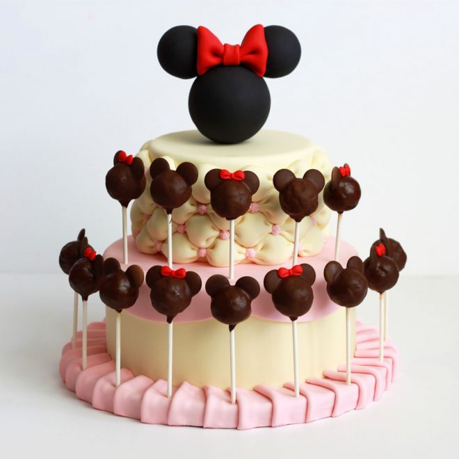 Minnie Mouse cake pops