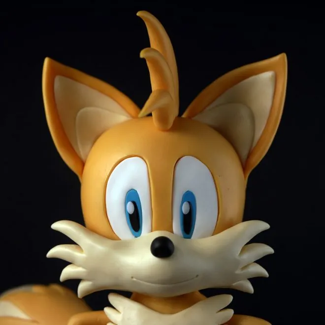 Tails headshot